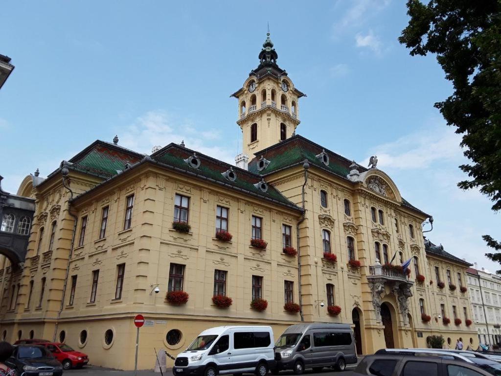 Tomka Apartman Szeged Ngoại thất bức ảnh